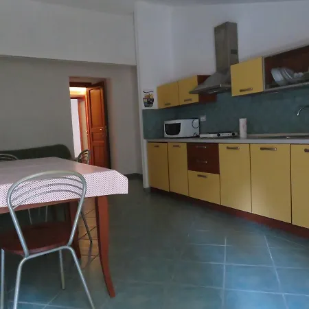 Via Salvo D' Acquisto Διαμέρισμα