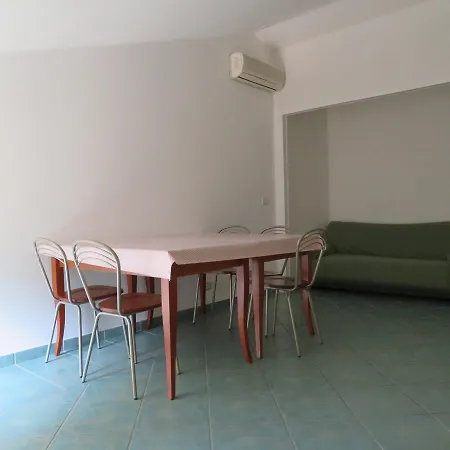 Via Salvo D' Acquisto Διαμέρισμα